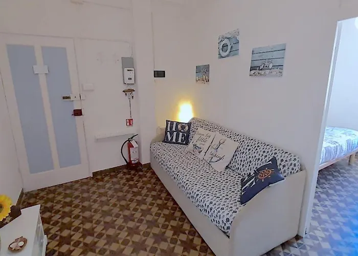 Casa Marina 50 Mt Dal Mare * Imperia